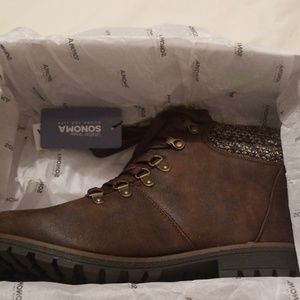 NWT Sonoma vitalize by ortholite brown boot
